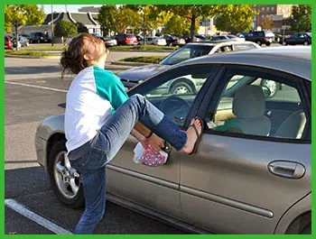 Brisbane Locksmith Service Brisbane, CA 415-366-5826 - locked-keys-in-car